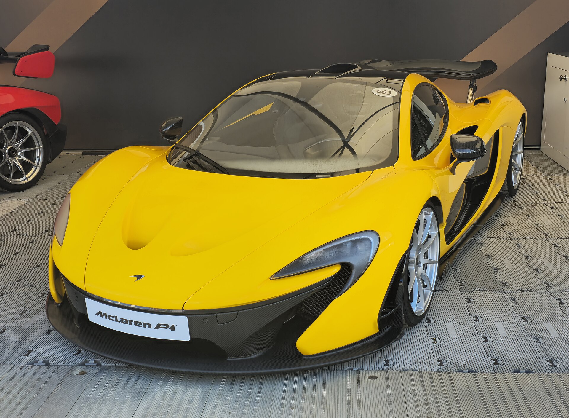 McLaren P1